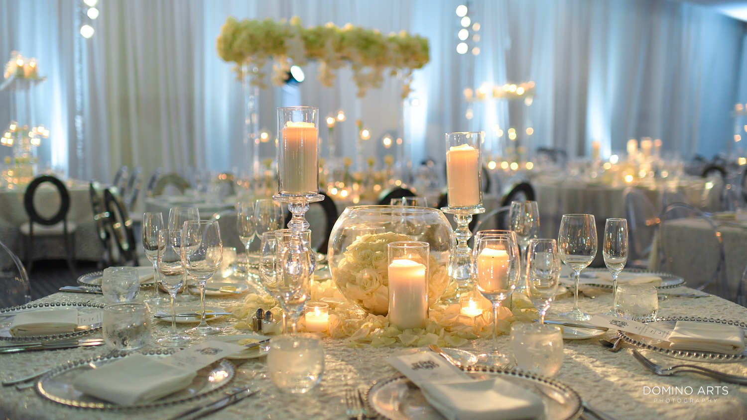 luxury candles and flowers wedding decor pictures at fontainebleau miami